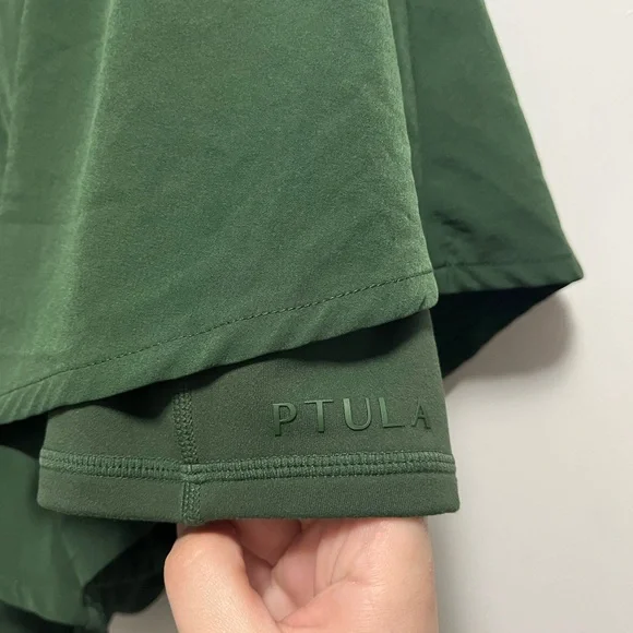 NWOT P’tula Flow Track Short in Hunter Green Women’s size Medium - Picture 3 of 5